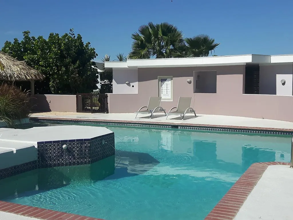 הוילה וילמסטאד Beach Culture House קוראסאו